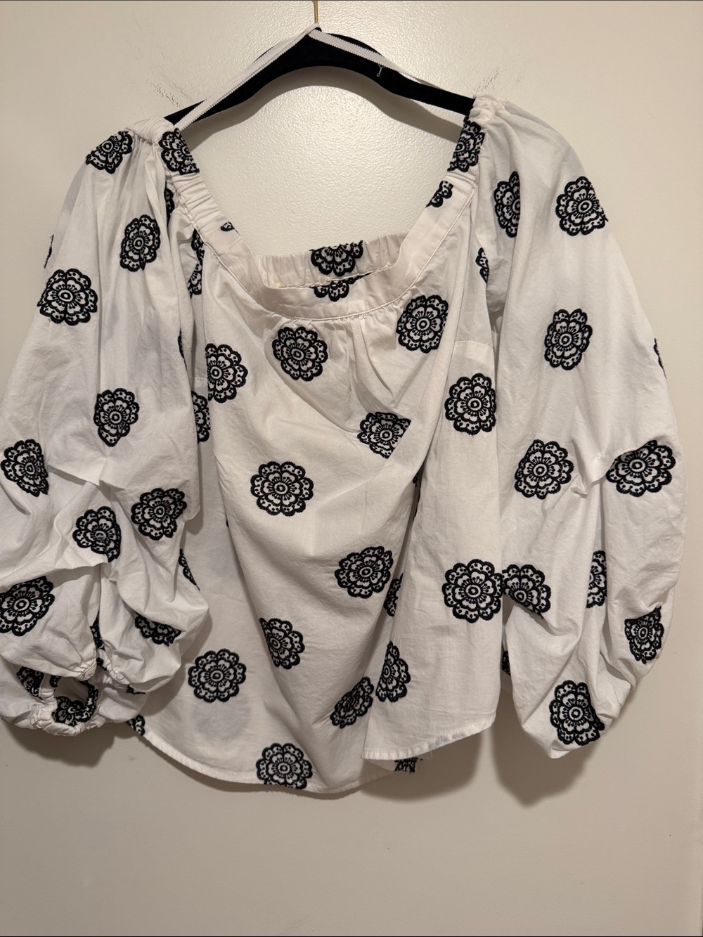 Maeve Cornelia White Puff-Sleeve Blouse with Black Floral Medallion Print